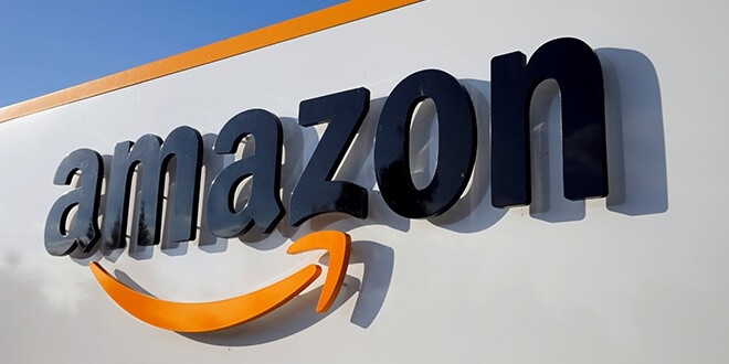 FOTO DEL ARCHIVO: El logo de Amazon se ve en el centro logístico de la empresa en Boves, Francia, el 8 de agosto de 2018. REUTERS / Pascal Rossignol / File Photo