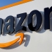 FOTO DEL ARCHIVO: El logo de Amazon se ve en el centro logístico de la empresa en Boves, Francia, el 8 de agosto de 2018. REUTERS / Pascal Rossignol / File Photo