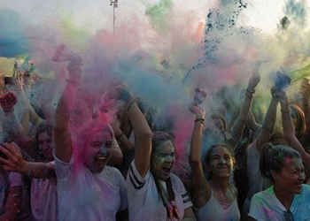 Revellers take part in the 7th annual "Day of Colours" in Thessaloniki, Greece, September 2, 2018. REUTERS/Alexandros Avramidis