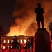 Bomberos intentan extinguir un incendio en el Museo Nacional de Brasil en Río de Janeiro, Brasil, 2 de septiembre del 2018. REUTERS/Ricardo Moraes