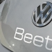 En la foto de archivo, el logo de un Volkswagen Beetle en el Mar Báltico, 20 de agosto de 2016. REUTERS/Fabian Bimmer