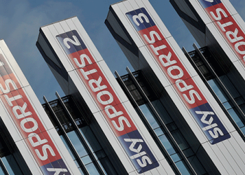 En la imagen de archivo, logos de Sky Sports en la sede de la empresa en Londres. REUTERS/Toby Melville