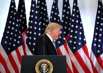 El presidente de EE. UU., Donald Trump, se retira al final de una larga conferencia al margen de la 73ª sesión de la Asamblea General de las Naciones Unidas en Nueva York, EE. UU., 26 de septiembre de 2018. REUTERS / Carlos Barria