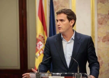 Amaño de Sánchez. Rivera y Casado se unen contra la artimaña para aprobar los Presupuestos