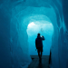 En 12 fotos para recorrer el mundo una foto en la cueva de hielo en el glaciar del Ródano en Furka