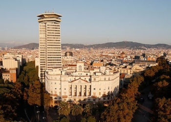 Impulsados por una menor afluencia de turistas, los hoteles de Barcelona facturaron 14 por ciento menos que en la temporada vacacional de 2017