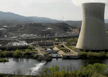 Inacción en Cataluña la obliga a prolongar la vida de las nucleares y a importar más energía