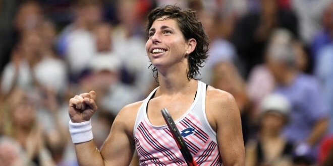 Carla Suárez Navarro salió victoriosa en su primer duelo de Grand Slam ante María Sharapova REUTERS