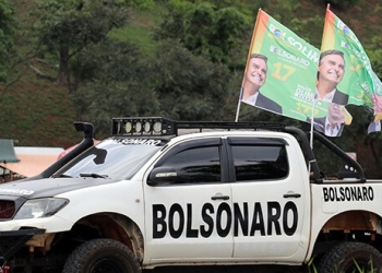 Campaña electoral en Brasil polarizada por un hombre detrás de las rejas y otro desde un hospital /Reuters