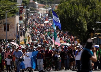 El número de migrantes que se moviliza hacia EEUU llevó al presidente Donald Trump a calificar el hecho como una emergencia nacional/Reuters