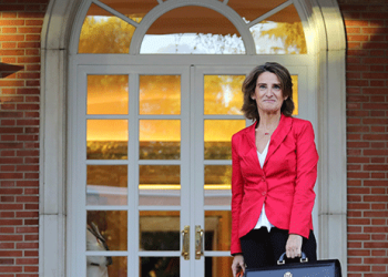 La ministra de Energía y Medio Ambiente de España, Teresa Ribera, llega a una reunión de gabinete en el Palacio de Moncloa en Madrid, España, el 5 de octubre de 2018. REUTERS / Sergio Perez