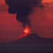 El volcán Anak Krakatau (Niño de Krakatoa) en el Océano Índico, Indonesia.