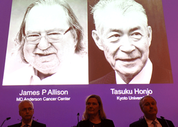 En la imagen, fotos de los ganadores del Premio Nobel de Medicina 2018, James P. Allison, y Tasuku Honjo, en el Instituto Karolinska de Estocolmo, Suecia, el 1 de octubre de 2018. TT News Agency/Fredrik Sandberg via REUTERS