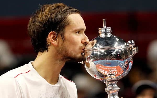 El ruso Daiil Medvedev sorprendió y conquistó el Abierto de Japón, contra el local y favorito Kei Nishikori