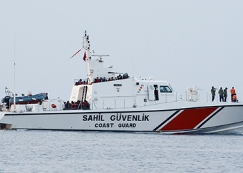Al menos ocho fallecidos al hundirse barco con migrantes en Turquía. Continúan las operaciones de búsqueda/Reuters