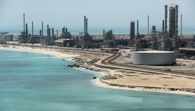 En la imagen de archivo, la refinería Ras Tanura de Saudi Aramco en Arabia Saudí, 21 de mayo de 2018. REUTERS/Ahmed Jadallah