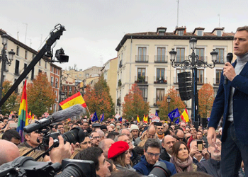 Bajo el lema "Stop Sánchez", el líder de Ciudadanos Albert Rivera instó al Gobierno socialista a convocar a "elecciones ya". Madrid, 24 de noviembre de 2018.