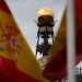 En la imagen de archivo, se ve la cúpula del Banco de España entre banderas españolas en el centro de madrid, el 19 de junio de 2013. REUTERS/Sergio Pérez