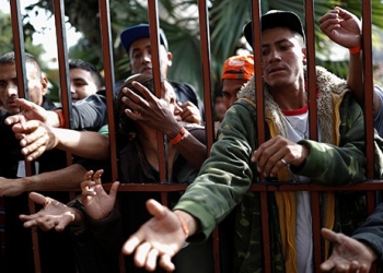 Grupos de derechos civiles actuarán frente a proclama de Trump de impedir el asilo a quienes ingresen ilegalmente desde frontera con México/Reuters