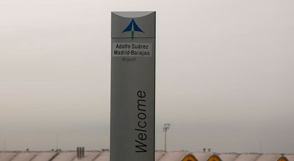 El logo de Aena en el aeropuerto de Barajas en Madrid el 9 de marzo de 2016. REUTERS/Sergio Perez/