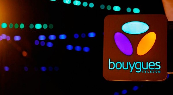 Logo de Bouygues Telecom en la entrada de una tienda en Niza, Francia. REUTERS/Eric Gaillard