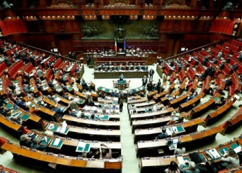 Vista general de la Cámara de Diputados del parlamento italiano antes de la votación final de la ley de presupuesto 2019 en Roma, Italia. 29 de diciembre, 2018. REUTERS/Remo Casilli