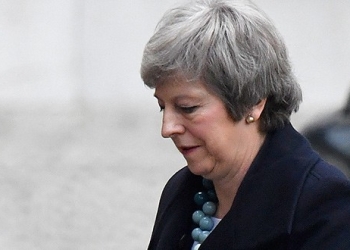 Theresa May podría retrasar votación parlamentaria sobre el acuerdo del Brexit, debido a que pareciera inminente su derrota/Reuters