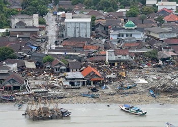 Equipos de rescate en Indonesia se despliegan mientras aumenta el número de fallecidos, que las autoridades sitúan al menos en 373/Reuters