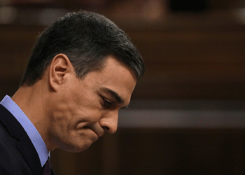 Pedro Sánchez habla durante una sesión en el Parlamento en Madrid, España, el 12 de diciembre de 2018. REUTERS / Susana Vera