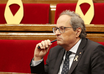 En la imagen de archivo, el presidente catalán , Quim Torra, en una sesión en el Parlamento de Cataluña, en Barcelona. REUTERS/Albert Gea