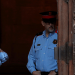 Imagen de archivo de dos Mossos d'Esquadra de guardia en el Palacio de la Generalitat en Barcelona, el 30 de octubre de 2017. REUTERS/Yves Herman