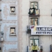Carteles con mensajes en favor de la libertad de los independentistas catalanes en prisión / REUTERS/Albert Gea
