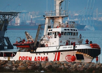 Fue el cuarto desembarco del buque Open Arms con ayuda humanitaria / REUTERS
