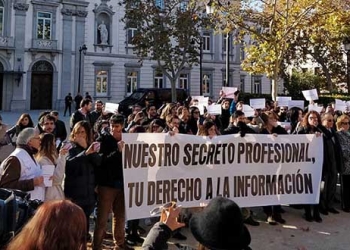 Concentración de protesta ante el Tribunal Supremo con motivo de las actuaciones judiciales practicadas contra informadores de Europa Press, Efe y «Diario de Mallorca» en Baleares. Foto: APM