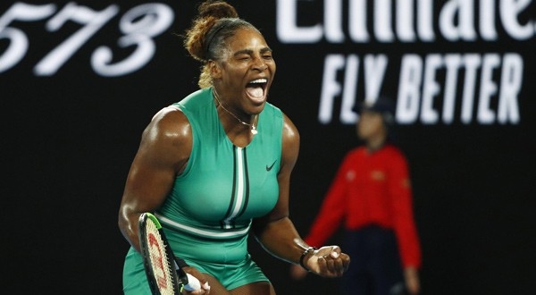 Serena Williams celebra su pase a cuartos de final del Abierto de Australia (REUTERS)