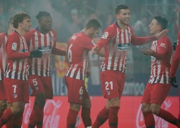 El equipo celebra el tercer gol marcado por Koke. REUTERS