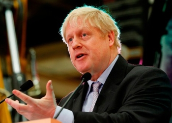 En la imagen, el exministro de Exteriores británico Boris Johnson da un discurso en la sede de JCB en Rocester, Staffordshire, Reino Unido, 18 de enero de 2019. REUTERS/Andrew Yates