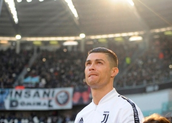 En la imagen de archivo, el delantero de la Juventus italiana Cristiano Ronaldo antes de un partido frente a la Sampdoria en Turín, Italia, el 29 de diciembre de 2018. REUTERS/Massimo Pinca