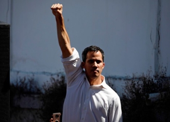 Juan Guaidó, presidente de la Asamblea Nacional de Venezuela y legislador de oposición, hace un gesto mientras llega a un encuentro en La Guaira, Venezuela, 13 de enero del 2019. REUTERS/Carlos Garcia Rawlins