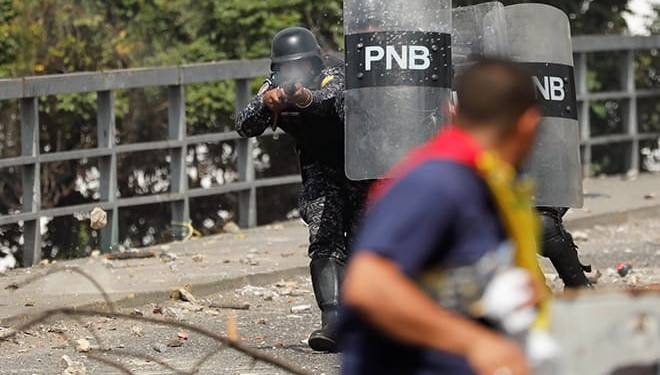 La única salida en Venezuela es política, no jurídica