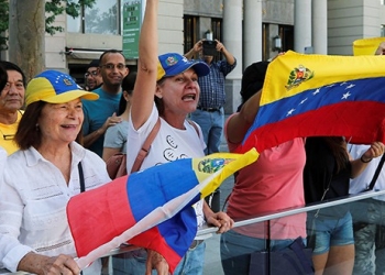 Venezolanos en todo el mundo han expresado su rechazo a Nicolás Maduro y criticado el cierre de fronteras, la más reciente acción del régimen para impedir el ingreso de la ayuda humanitaria