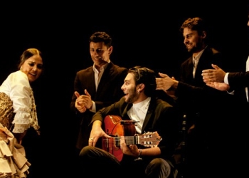 La madrileña Vanesa Coloma, formada a la sombra de grandes maestros como Alfonso Losa, presenta con su propia compañía la propuesta Flamenklórica, en
el ciclo Baile con Ellas, bajo la dirección escénica de Ángel Rojas (Foto: Celina Yeyén).