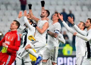 Jugadores de la Juventus de Turín celebran el triunfo en un partido de Serie A frente al Frosinone.