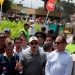 El senador estadounidense Marco Rubio (de gorra blanca y gafas oscuras) habla durante una conferencia de prensa en Cúcuta, en la frontera entre Colombia y Venezuela.