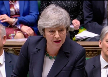 Theresa May declarando en el Parlamento británico.