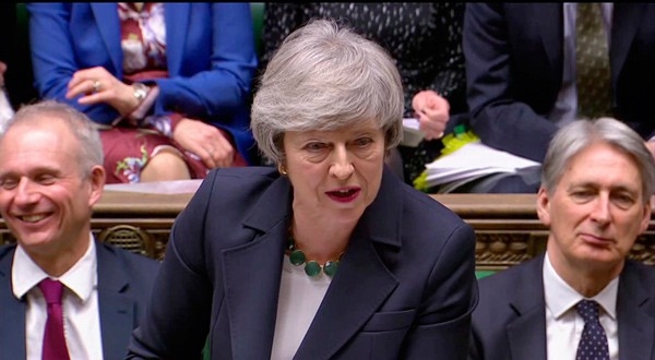 Theresa May declarando en el Parlamento británico.