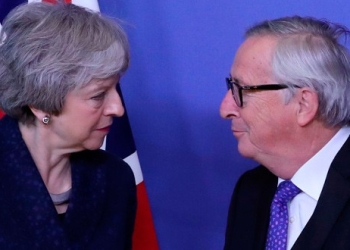 La primera ministra británica Theresa May junto al presidente de la Comisión Europea, Jean-Claude Juncker, en Bruselas, Bélgica. 7 de febrero de 2019