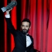 El director de "El Reino", Rodrigo Sorogoyen levanta su premio Goya por la mejor dirección en la gala celebrada en Sevilla este 2 de febrero