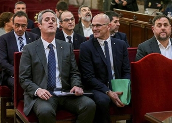 Los líderes separatistas catalanes en el juicio ante el Tribunal Supremo, en Madrid. En segunda fila, al centro, Jordi Turull.