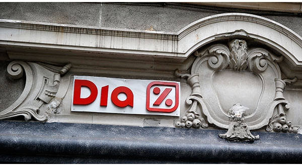 La presencia del logo de DIA en un supermercado en el centro de Madrid.